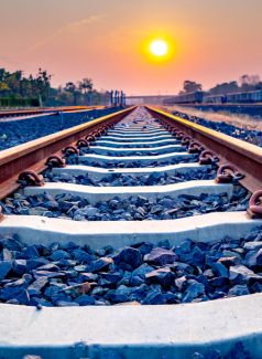 Reli-Sacco-Train-Tracks